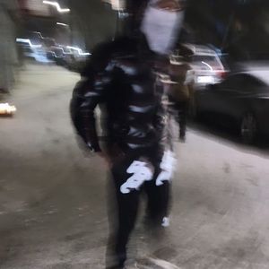 Meet your Posher, Bibi